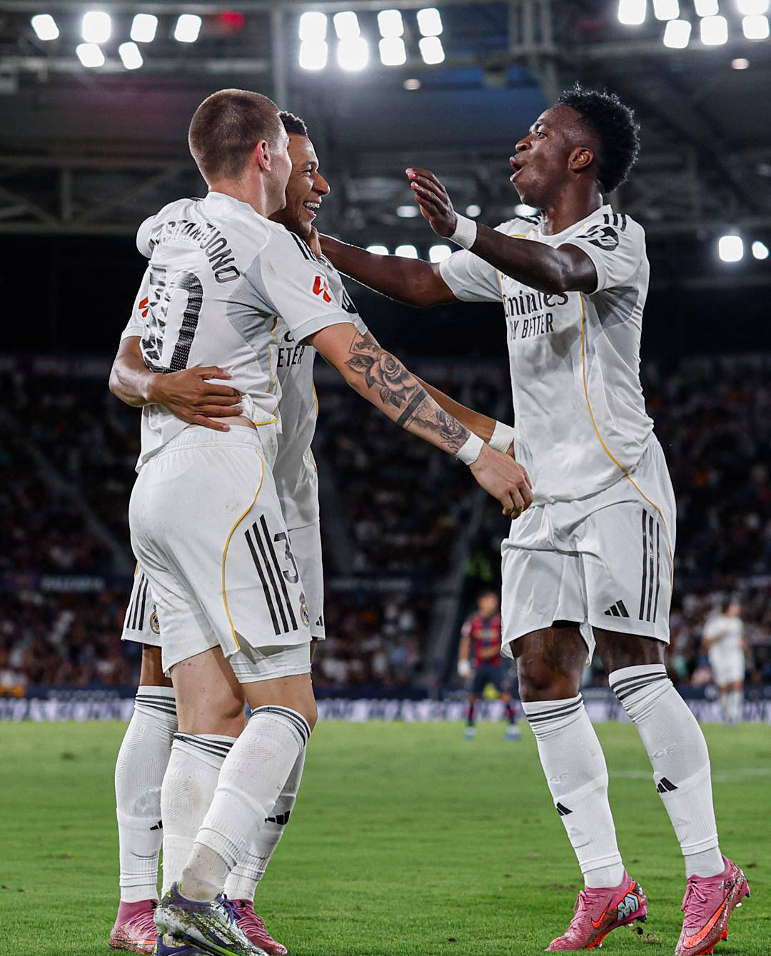 球队的报价, 皇马将无计, 迷的关系已